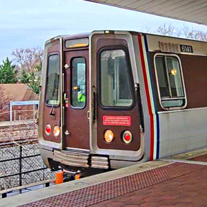 Washington Metro Yellow Line train at Olde Town